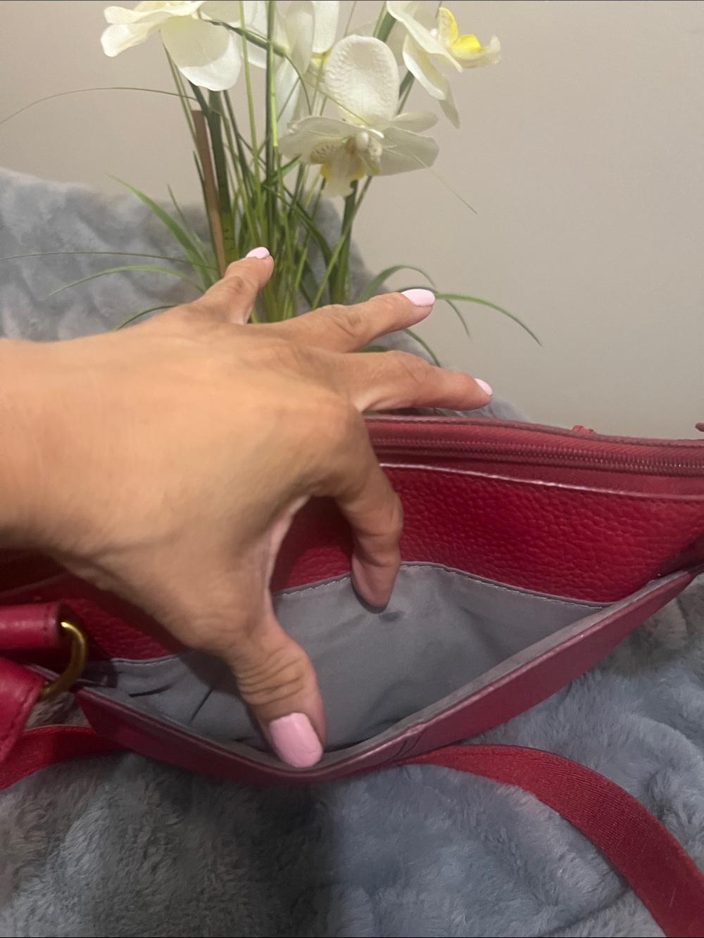 Fossil Red Pebbled Leather Crossbody Bag EUC RETAIL $179 - Picture 5 of 9
